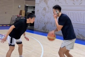 单手打球，五亿在手！